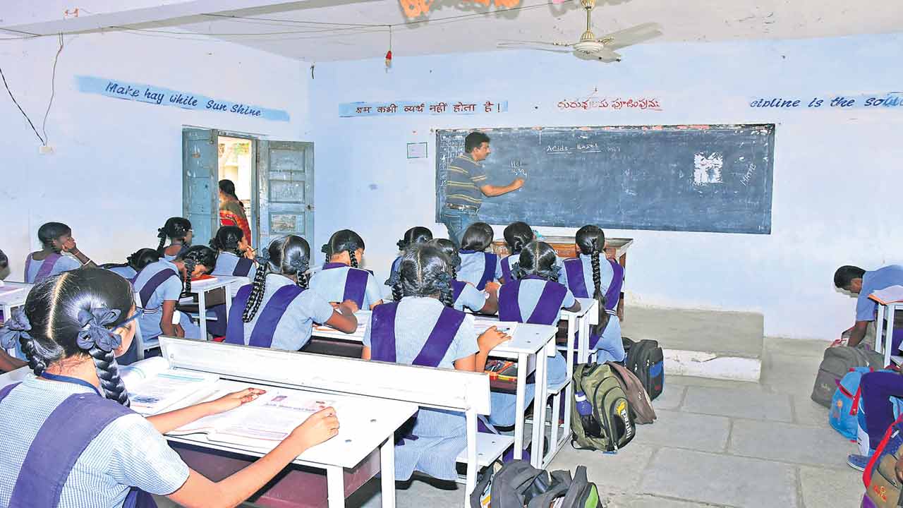 కేజీబీవీల్లోనూ ఇంగ్లీష్ మీడియం