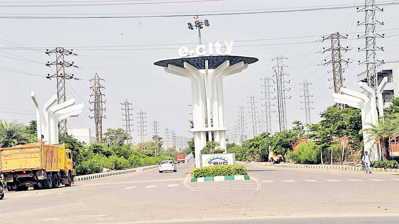 రంగారెడ్డి జిల్లా.. పెట్టుబడుల ఖిల్లా