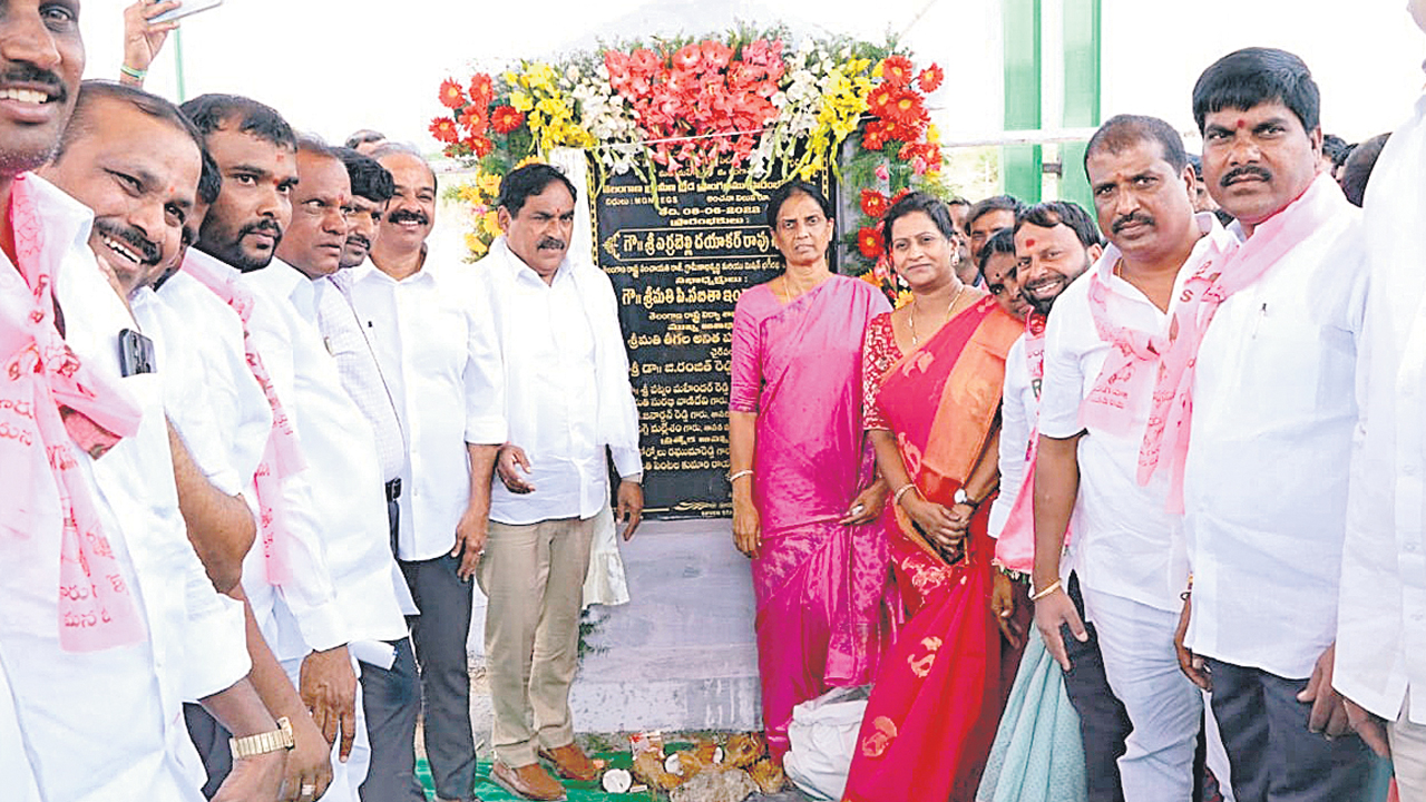 చిరు వ్యాపారులకు సర్కారు భరోసా