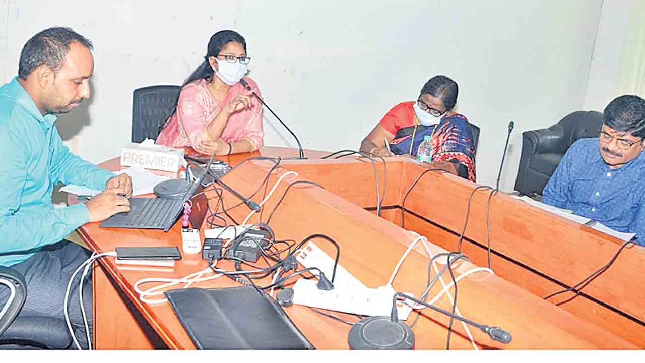 పనులు వేగవంతంగా చేయాలి