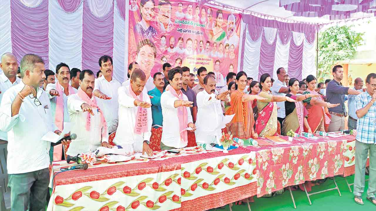 పల్లె ప్రగతి దేశానికే ఆదర్శం