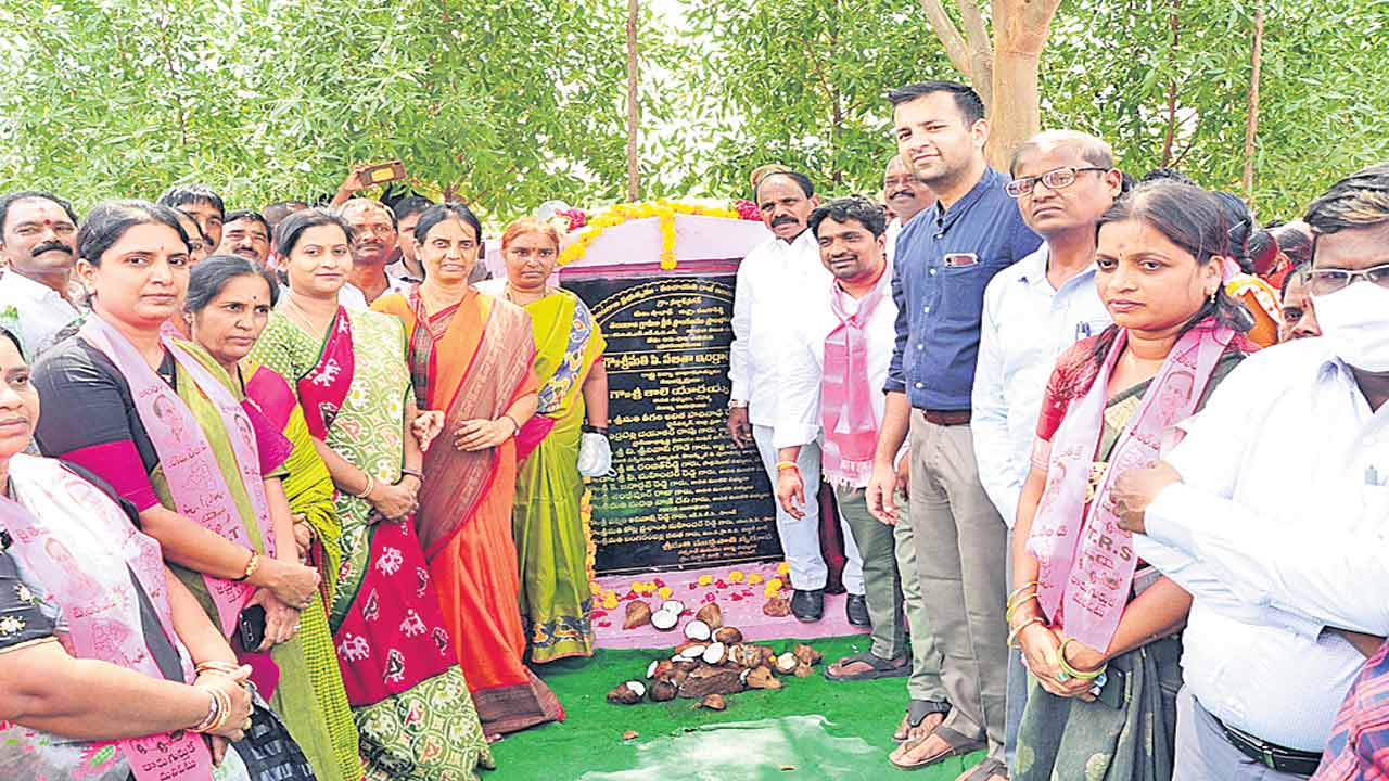 ఆవాస ప్రాంతాల్లో క్రీడా మైదానాల ఏర్పాటుకు చర్యలు