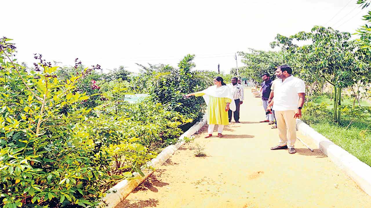 గ్రామాల అభివృద్ధే లక్ష్యంగా పనిచేయాలి