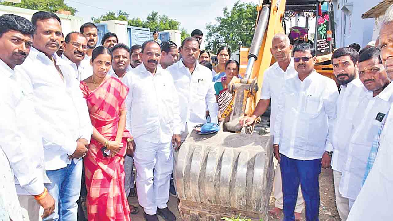 గ్రామాల అభివృద్ధికి ప్రభుత్వం పెద్దపీట