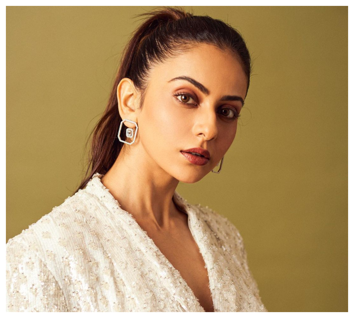 Rakul Preet Singh | చూపుల‌తో మాయ‌చేస్తున్న‌ రకుల్‌ ప్రీత్‌ సింగ్..