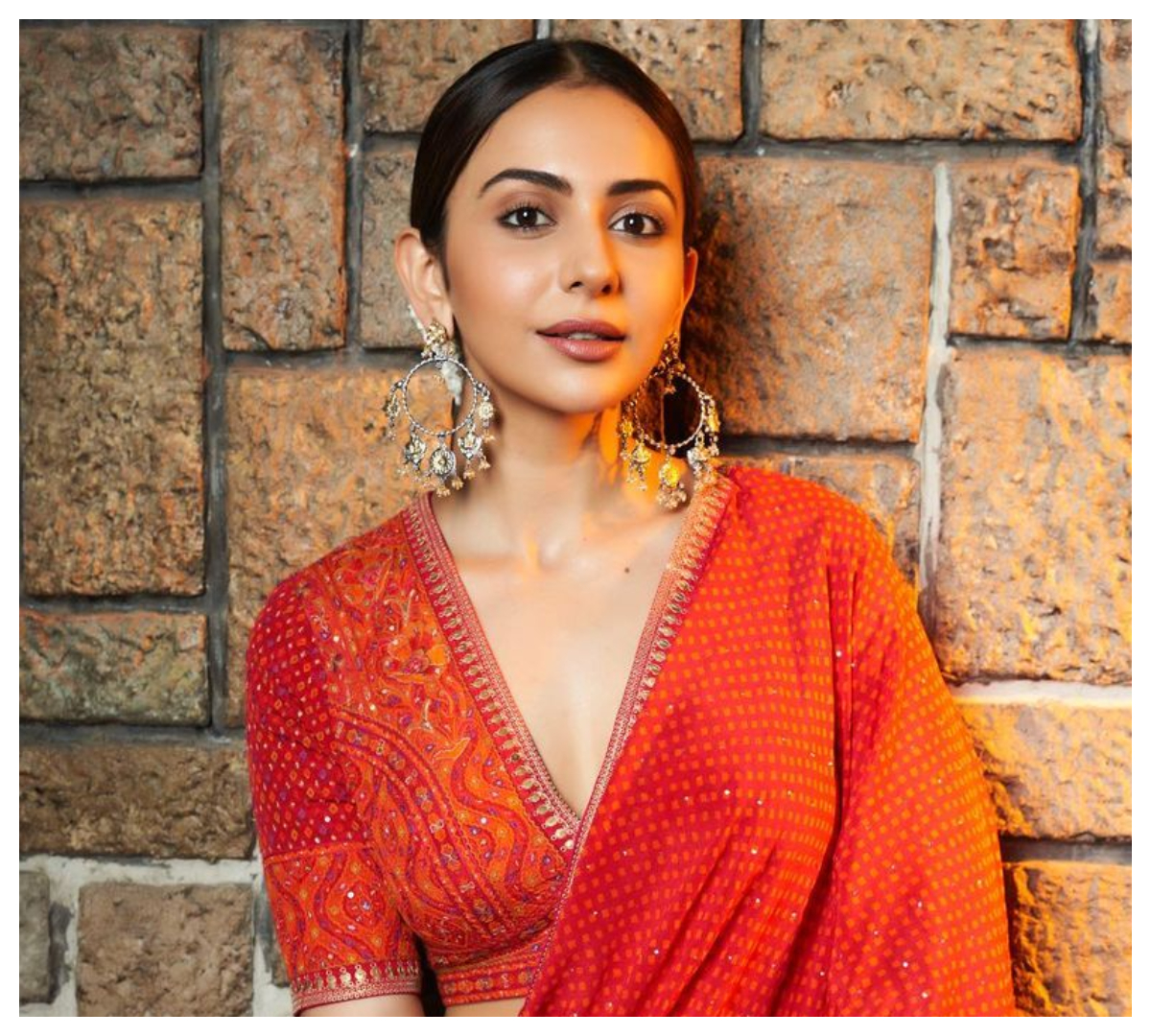Rakul Preet Singh | చెంగావి రంగు చీరలో రకుల్‌ ప్రీత్‌ సింగ్ పరువాలు..