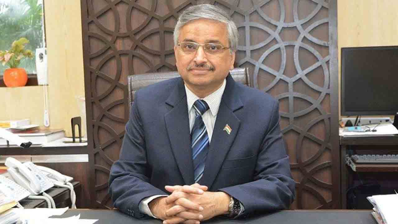 ఎయిమ్స్‌ డైరెక్టర్‌ రణదీప్‌ గులేరియా పదవీకాలం పొడిగింపు