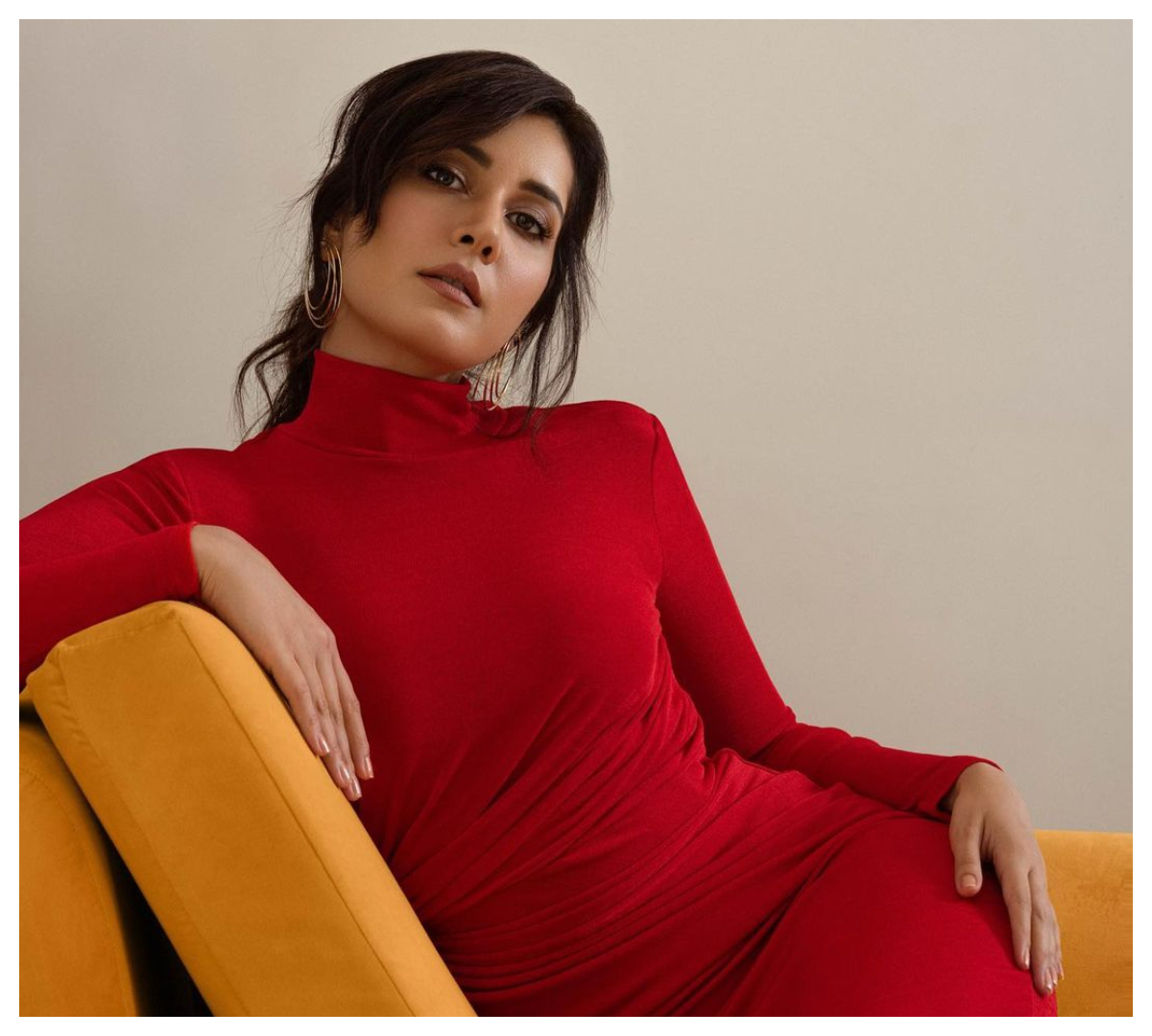 Rashi Khanna | రెడ్ క‌ల‌ర్ టైట్‌ఫిట్ డ్రెస్‌లో రాశి ఖన్నా అందాలు అద‌ర‌హో..