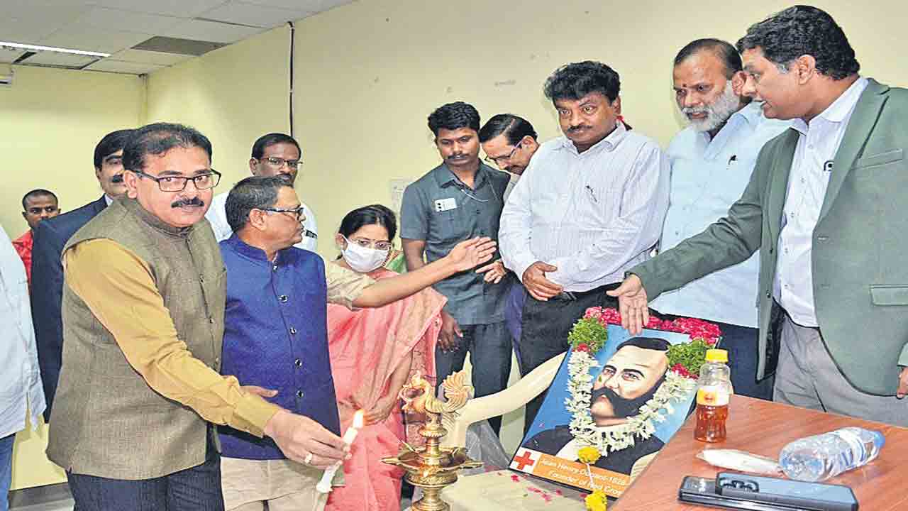 రెడ్క్రాస్కు జాతీయ స్థాయిలో బంగారు పతకం