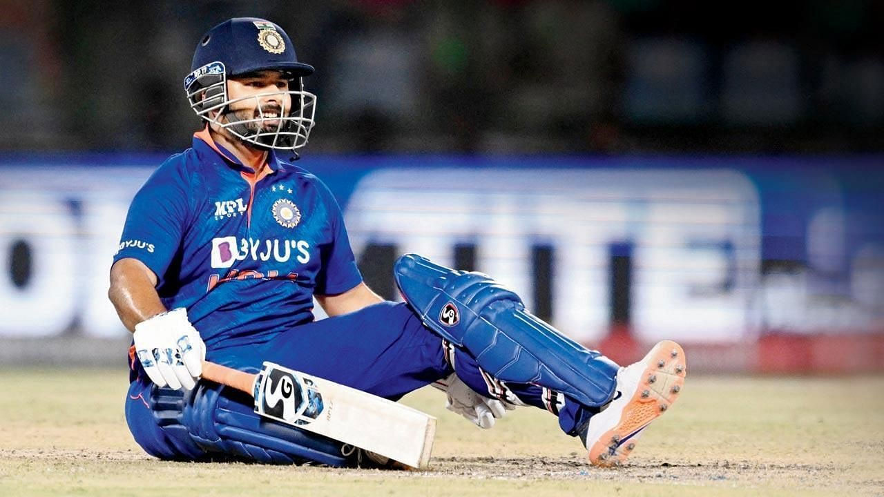 Rishabh Pant | నువ్విలా ఆడితే జట్టులో చోటు కష్టమే.. పంత్ ను హెచ్చరించిన సీనియర్లు