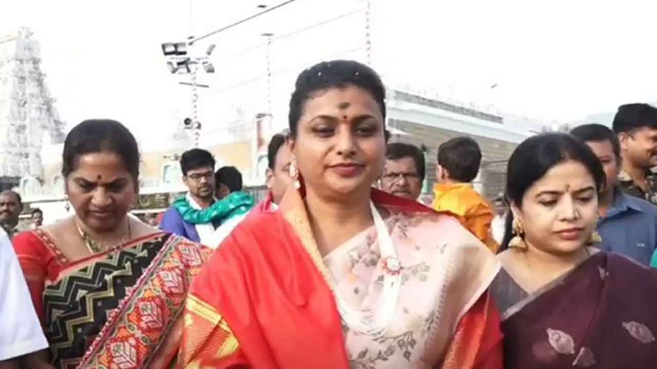 పవన్‌ కల్యాణ్‌ బస్సు యాత్ర జనం కోసమా? బాబు కోసమా? : మంత్రి ఆర్‌కే రోజా