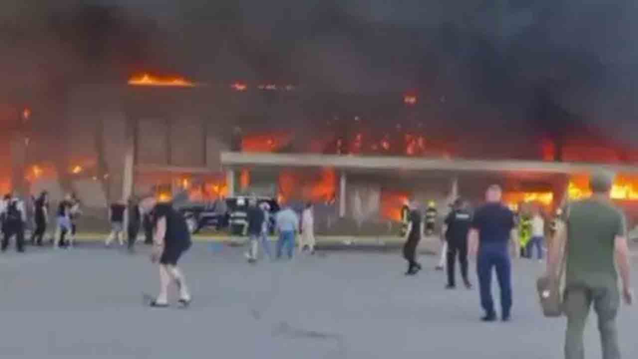 Video: ఉక్రెయిన్‌ రద్దీ మాల్‌పై రష్యా క్షిపణి దాడి… ఇద్దరు మృతి, 20 మందికి గాయాలు