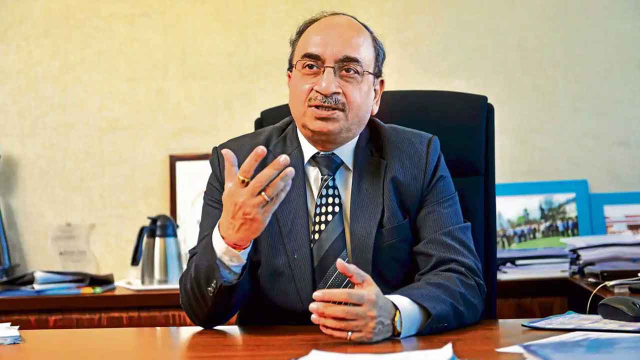 SBI chairman | ఎస్బీఐ చైర్మ‌న్ శాల‌రీ రూ.34.42 ల‌క్ష‌లు.. అయితే!