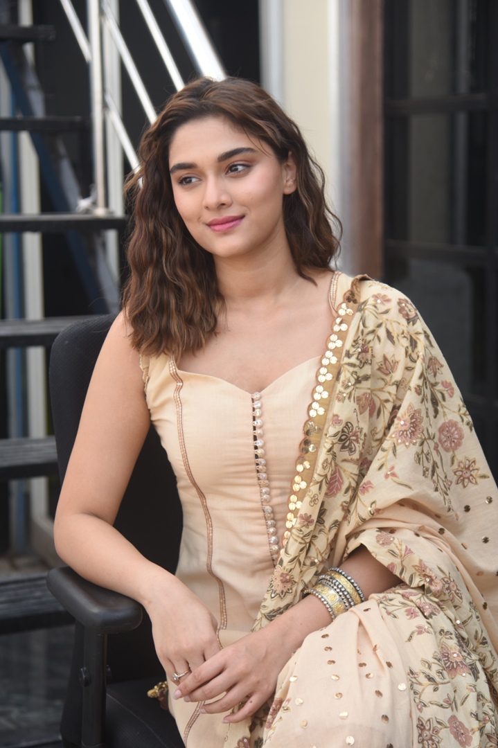 Saiee Manjrekar