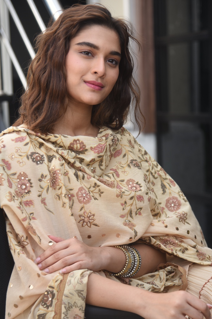 Saiee Manjrekar