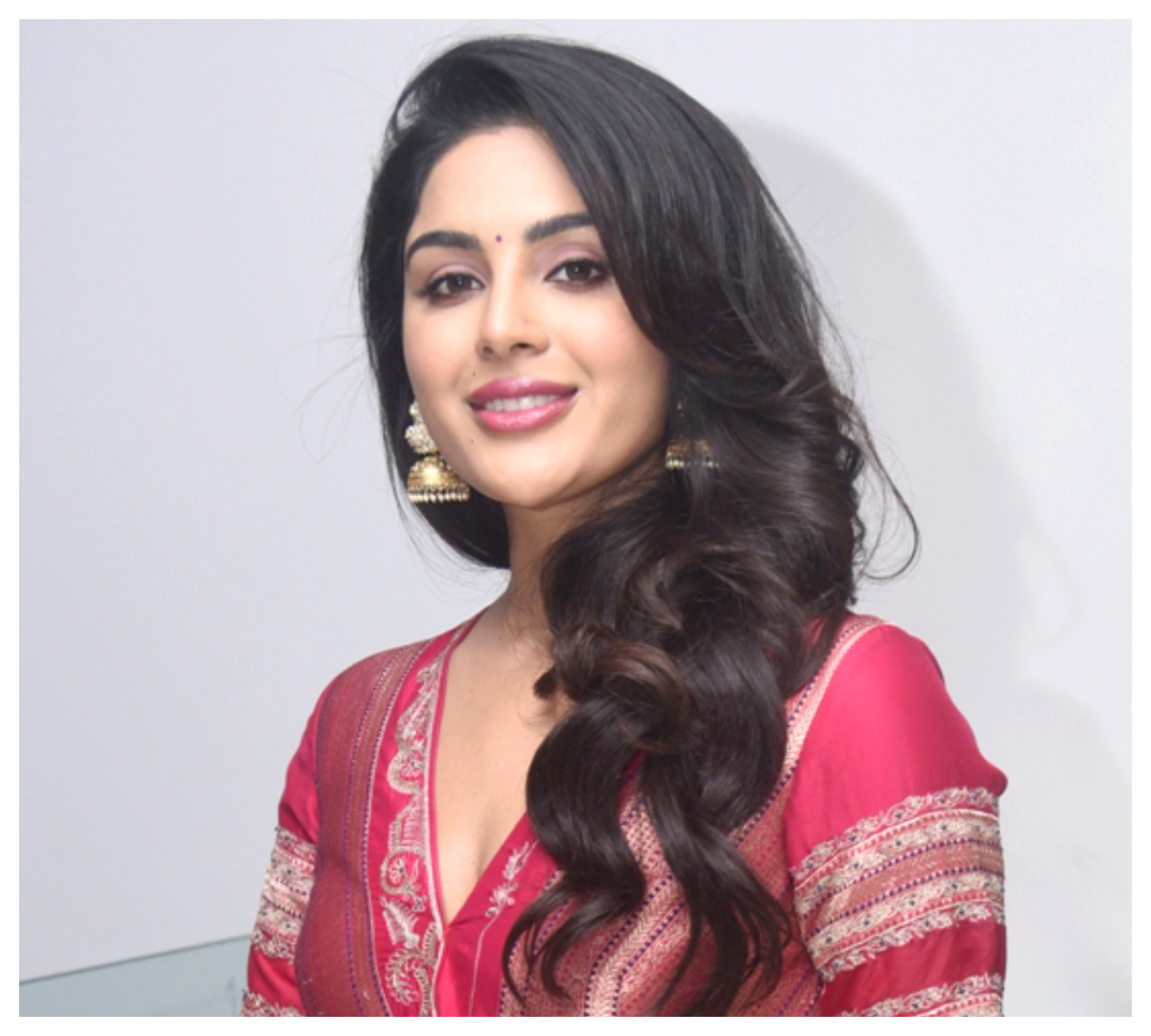 Samyuktha Menon | గులాబీ కలర్ డ్రెస్‌లో క‌వ్విస్తున్న సంయుక్తా మీన‌న్..