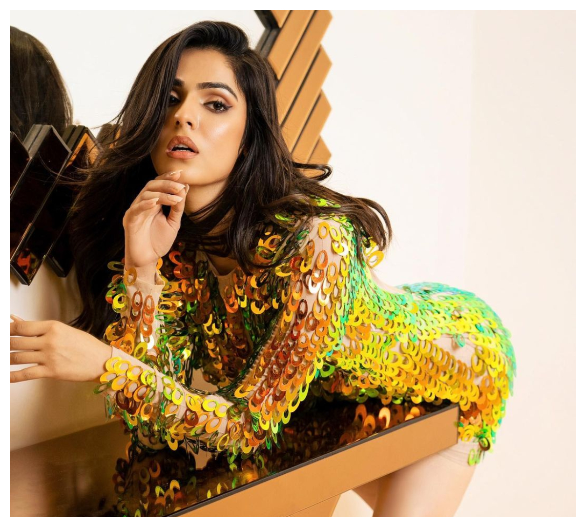 Sidhika Sharma | మినీ డ్రెస్‌లో వ‌య్యారాలు ఒల‌క‌బోస్తున్న సిద్ధికా శర్మ..