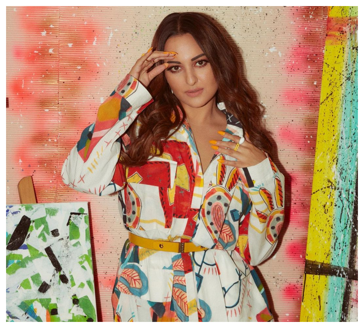 Sonakshi Sinha | చూపులతో మత్తెక్కిస్తున్న సోనాక్షి సిన్హా..