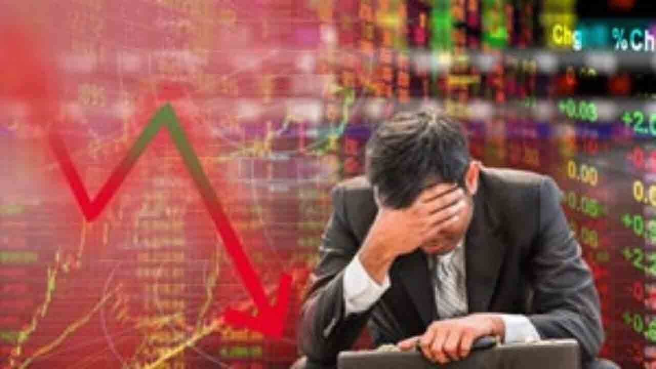 స్టాక్‌ మార్కెట్లు క్రాష్‌.. 214 పాయింట్లు కోల్పోయిన సెన్సెక్స్‌..!