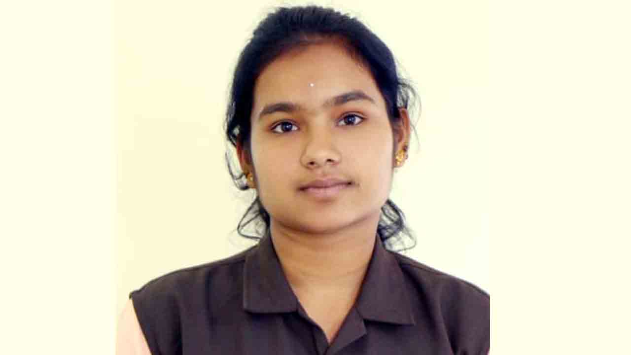 గిరిజన బిడ్డకు 436 మార్కులు