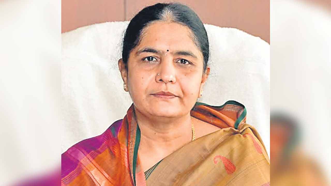 మహిళా సాధికారతకే తెలంగాణ ప్రభుత్వ ప్రాధాన్యం