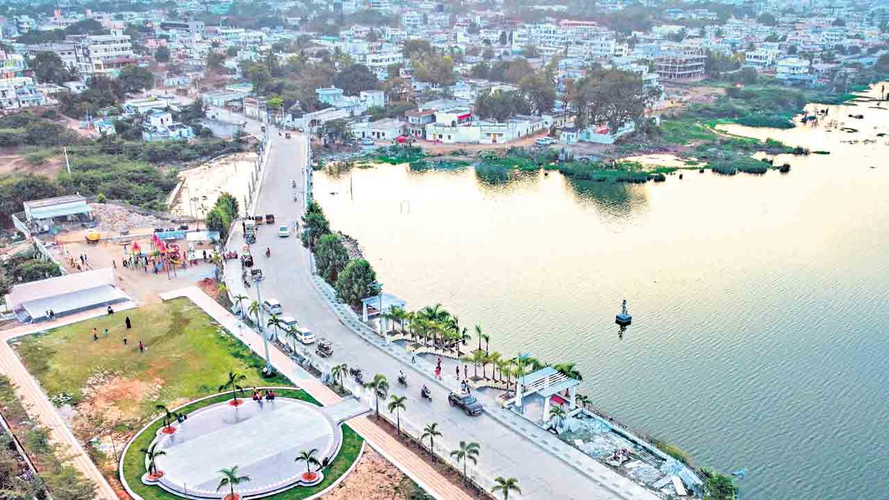 పట్టణాలకు కొత్త సొబగులు