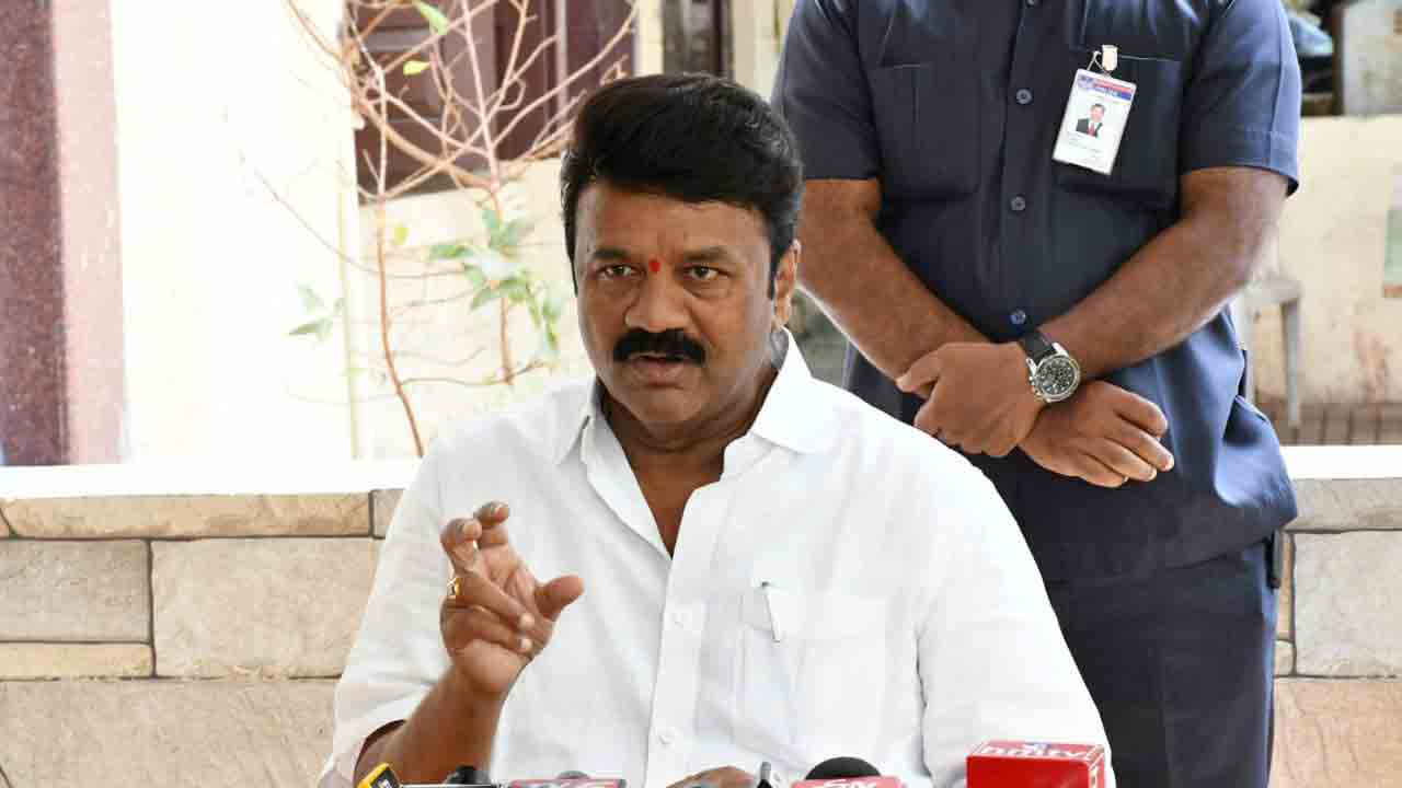 సినీ కార్మికుల‌తో చ‌ర్చించండి.. ప్రొడ్యూస‌ర్ కౌన్సిల్ అసోసియేష‌న్‌కు మంత్రి త‌ల‌సాని సూచ‌న‌