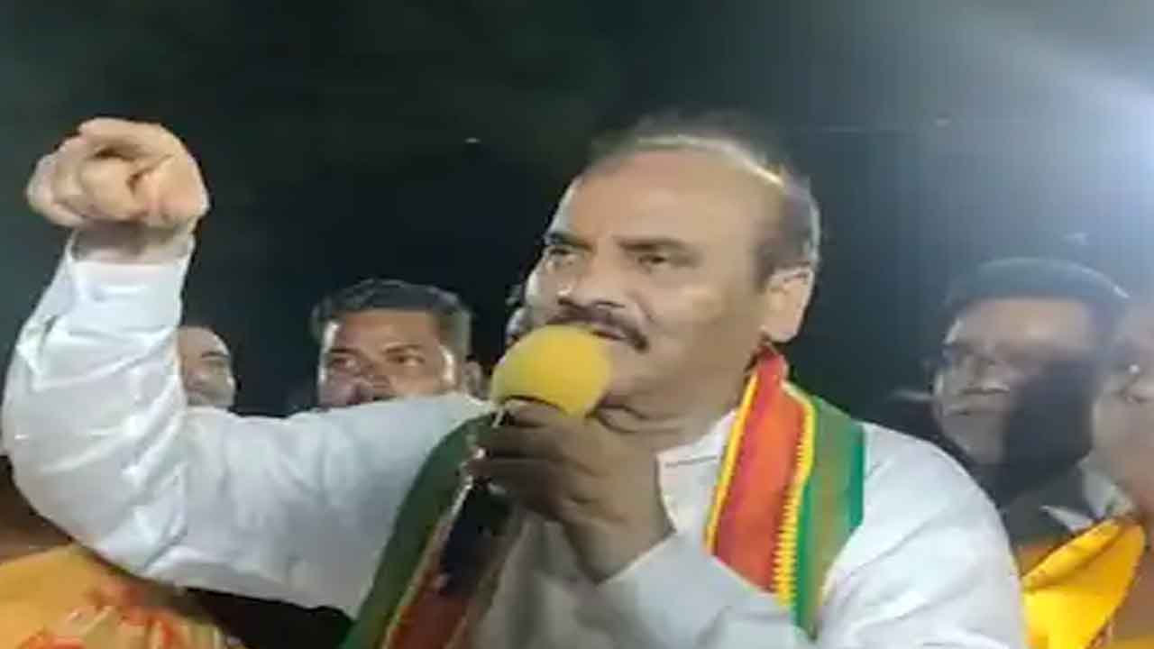 కోమెరపూడిలో ఉద్రిక్తత.. ప్రత్తిపాటి పుల్లారావుపై దాడి