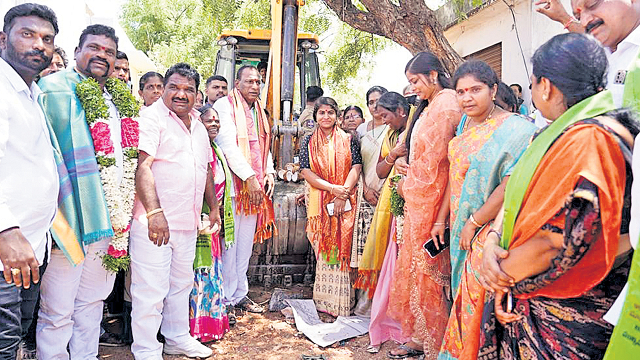 పల్లె, పట్టణాలకు కొత్త హంగులు
