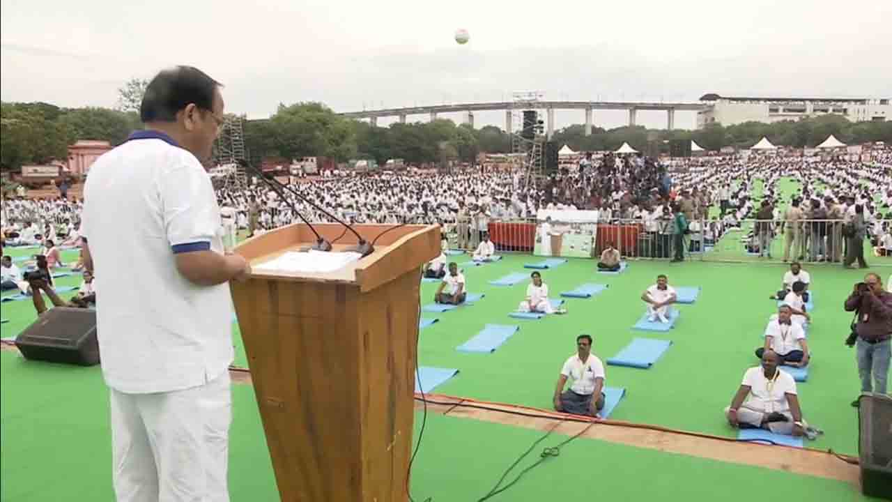 ఎప్పటికీ కాలదోషం పట్టనిది యోగా : ఉప రాష్ట్రపతి వెంకయ్య