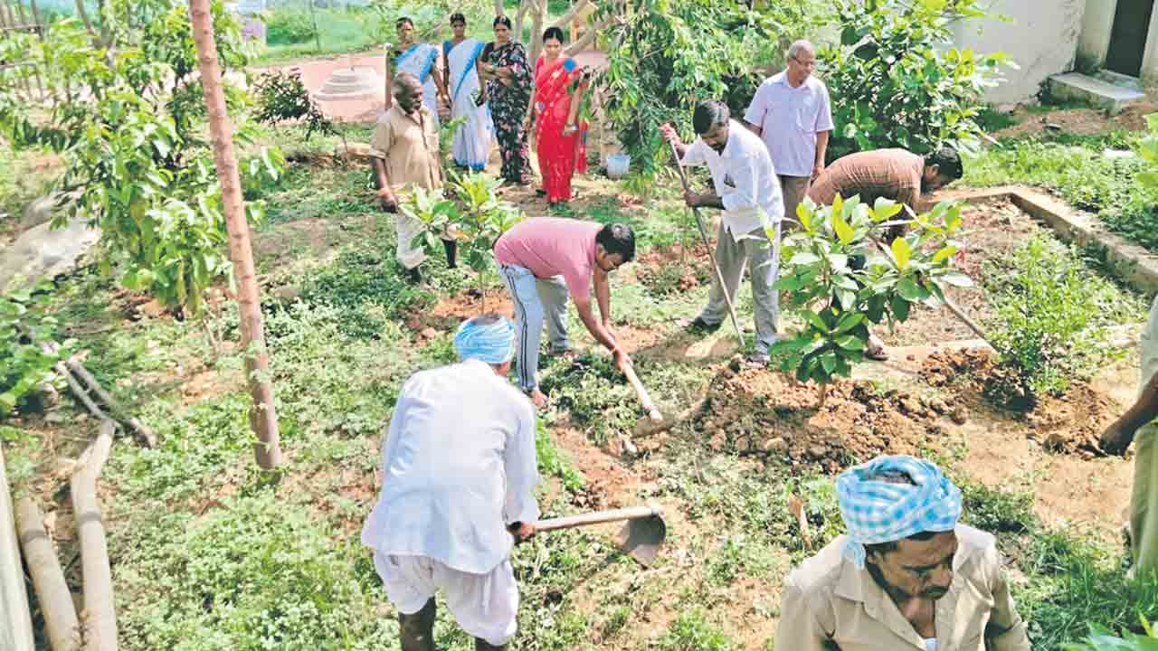 ప్రతి అడుగు ప్రగతి వైపు