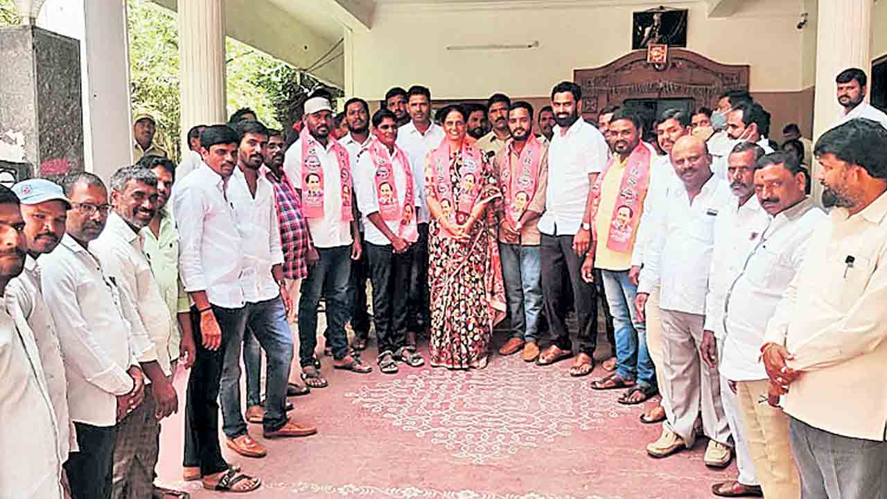 అభివృద్ధికి ఆకర్షితులై టీఆర్‌ఎస్‌లో చేరికలు