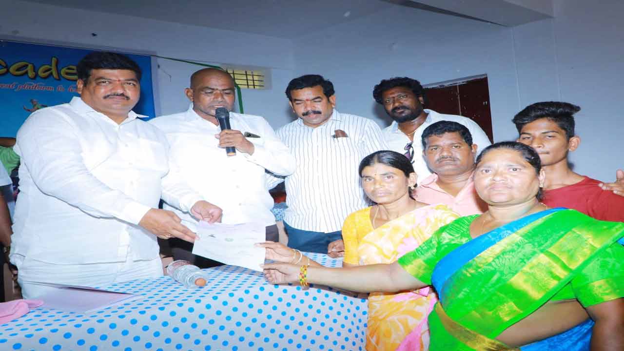 అభివృద్ధిలో దేశానికే తెలంగాణ రోల్‌ మోడల్‌