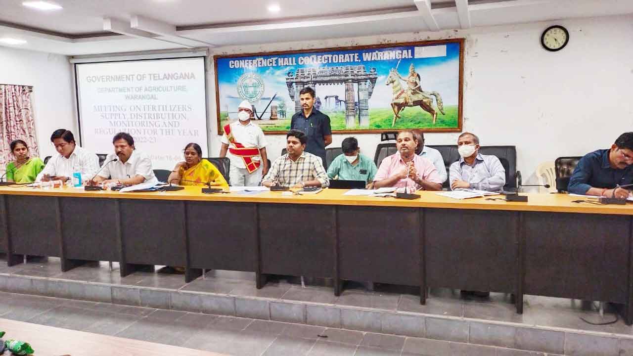 ఎరువుల కొరత లేకుండా చూడాలి