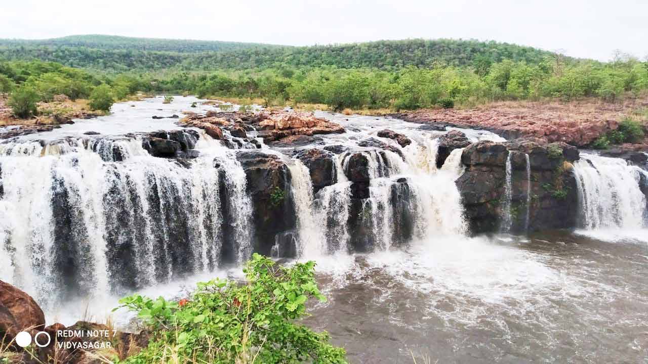 జాలువారిన బొగత