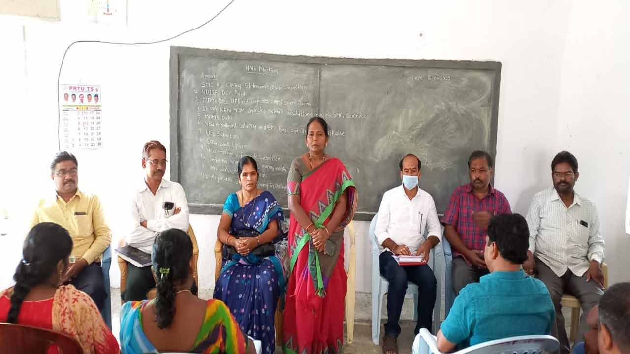 ఉపాధ్యాయులు గుర్తింపు పొందాలి