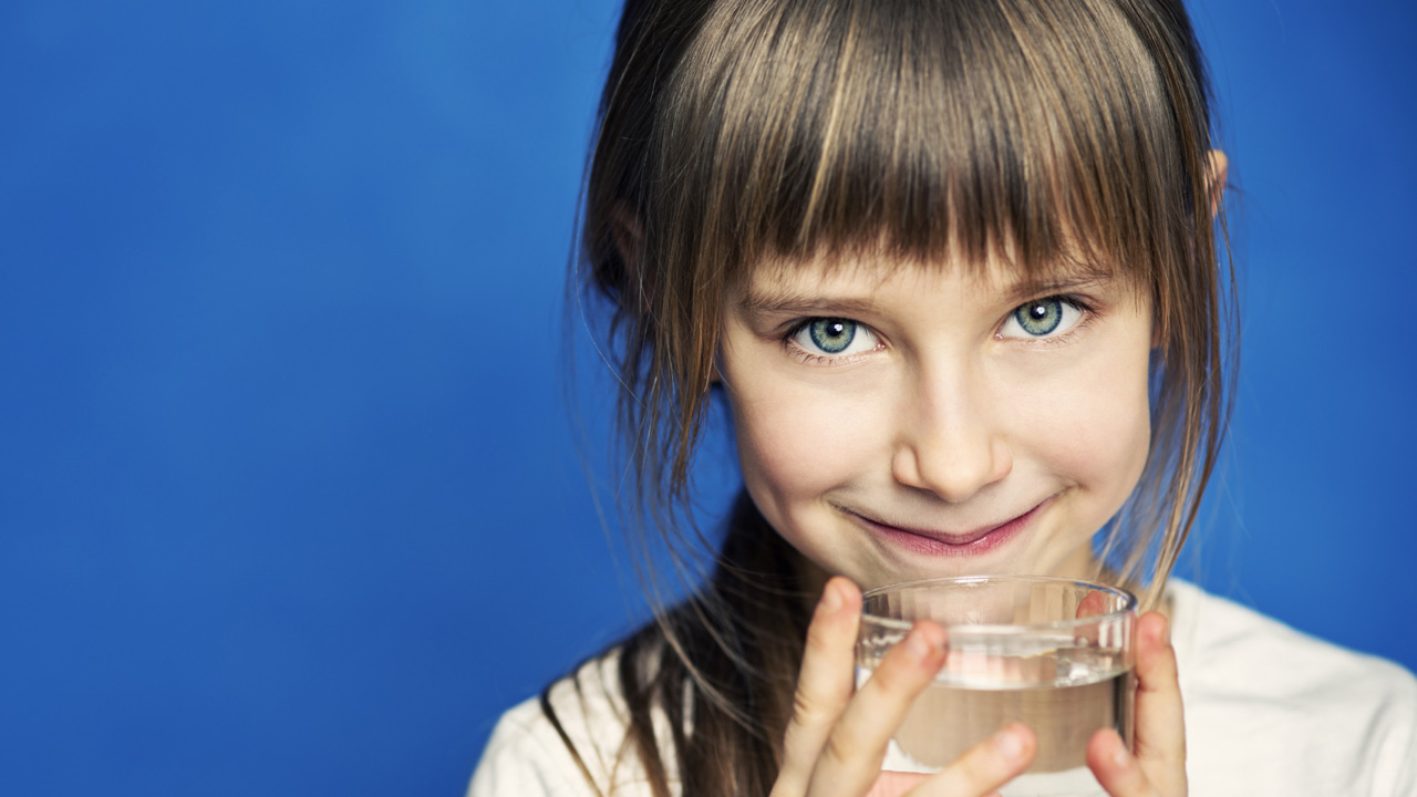 నీళ్లు త‌క్కువ తాగితేనే కాదు.. ఎక్కువ తాగినా ప్ర‌మాద‌మే !!