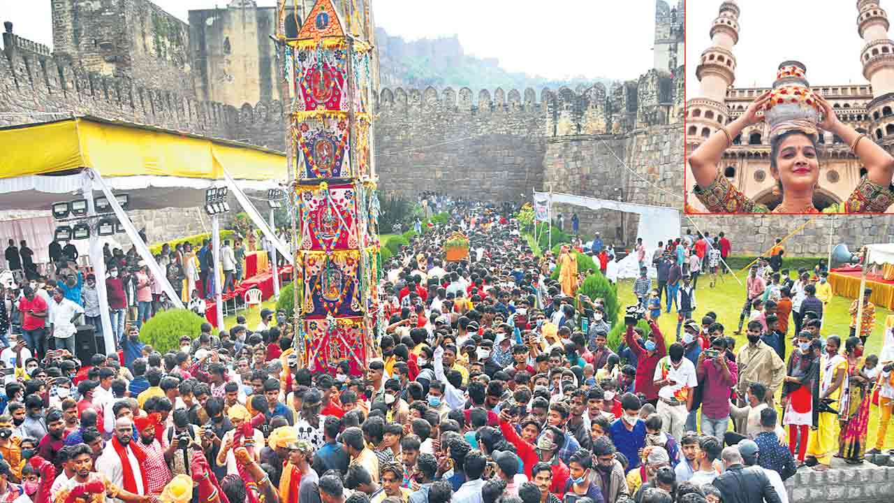 అమ్మకు బోనం ఇద్దాం ఘనం