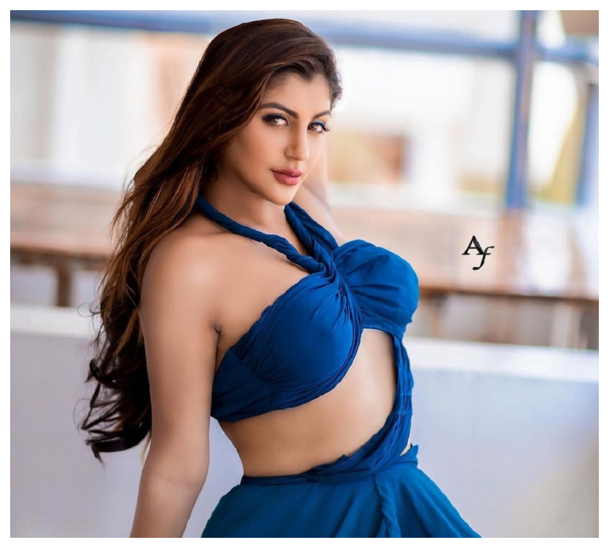 Yashika Aannand | బ్లూ క‌ల‌ర్ డ్రెస్‌లో సెగలు పుట్టిస్తున్న‌ య‌షికా ఆనంద్‌..