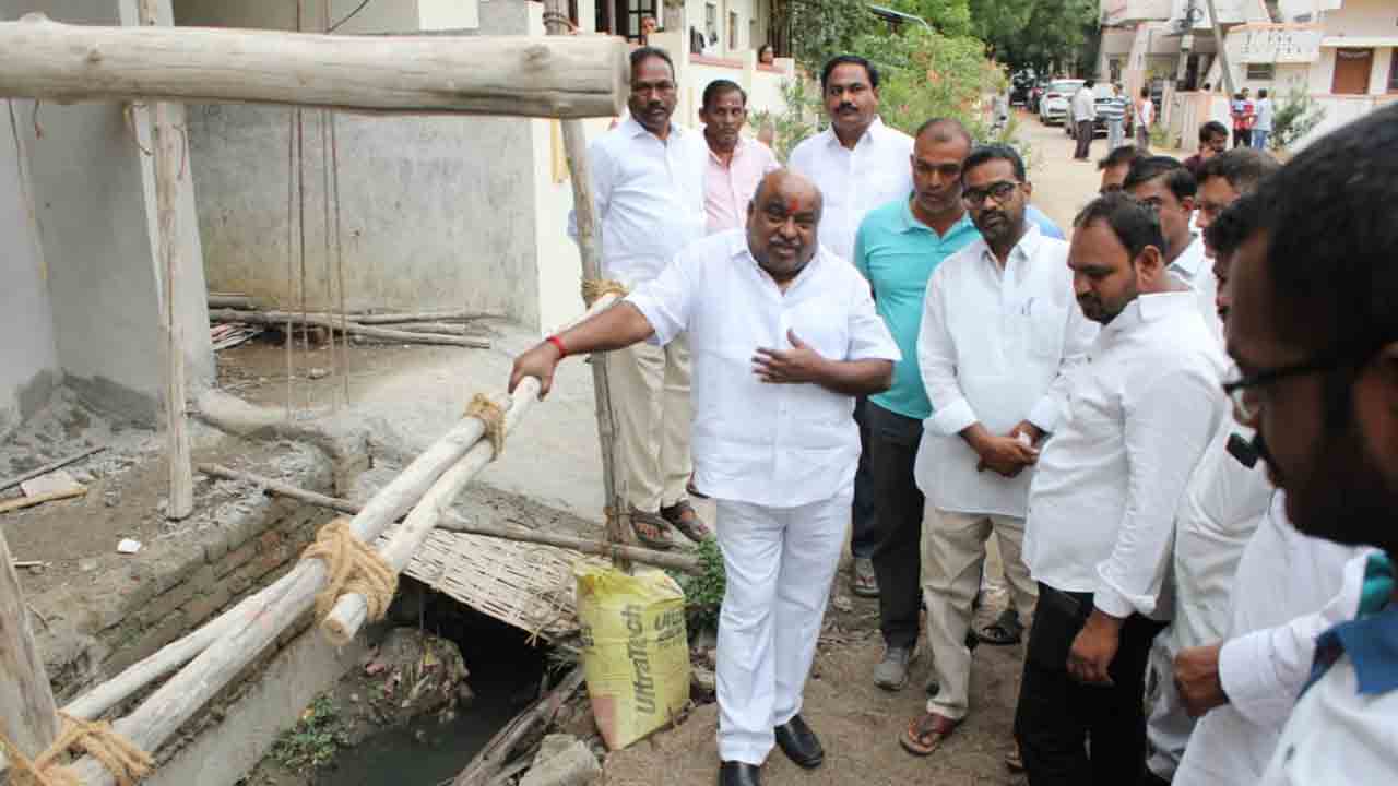 పర్యావరణాన్ని కాపాడాల్సిన బాధ్యత అందరిది : ఎమ్మెల్యే జోగు రామన్న