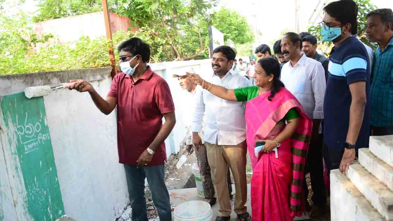 ఖమ్మంలో పలు అభివృద్ధి పనులను ప్రారంభించిన మంత్రి పువ్వాడ