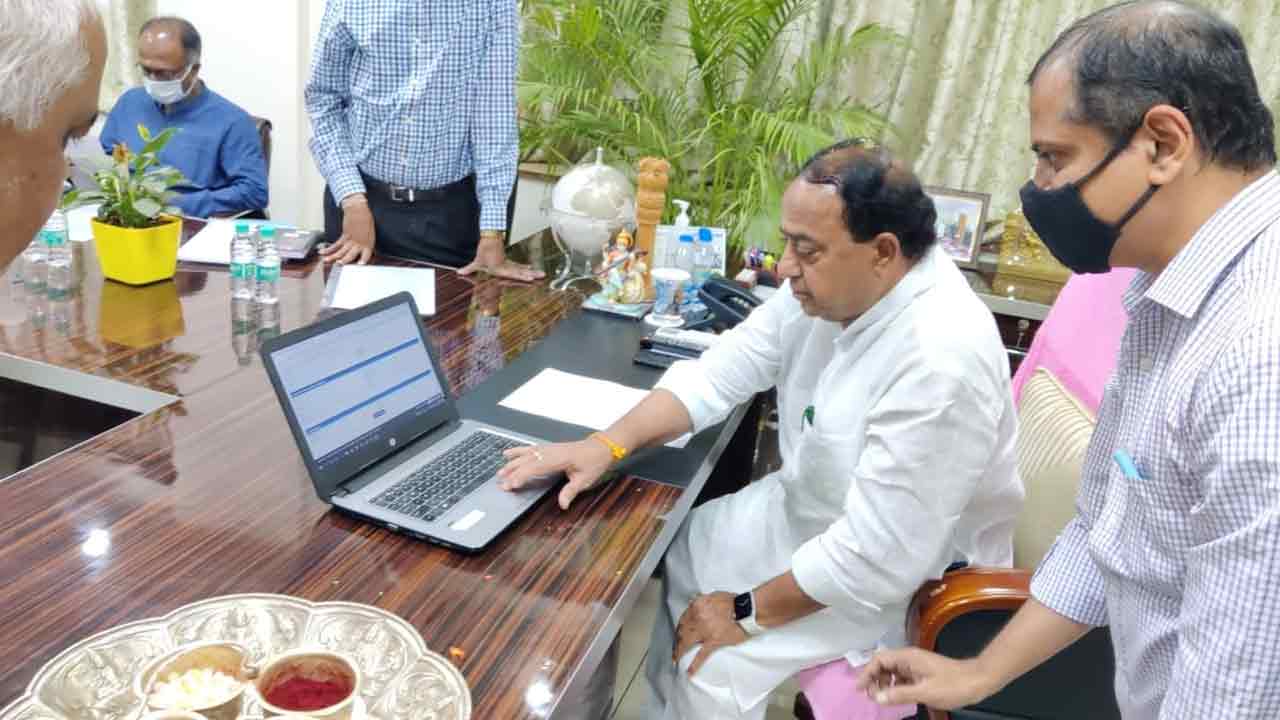 అమ్మవారికి ఆన్​లైన్​లో బోనం.. సేవ‌లను ప్రారంభించిన మంత్రి ఇంద్ర‌క‌ర‌ణ్‌రెడ్డి