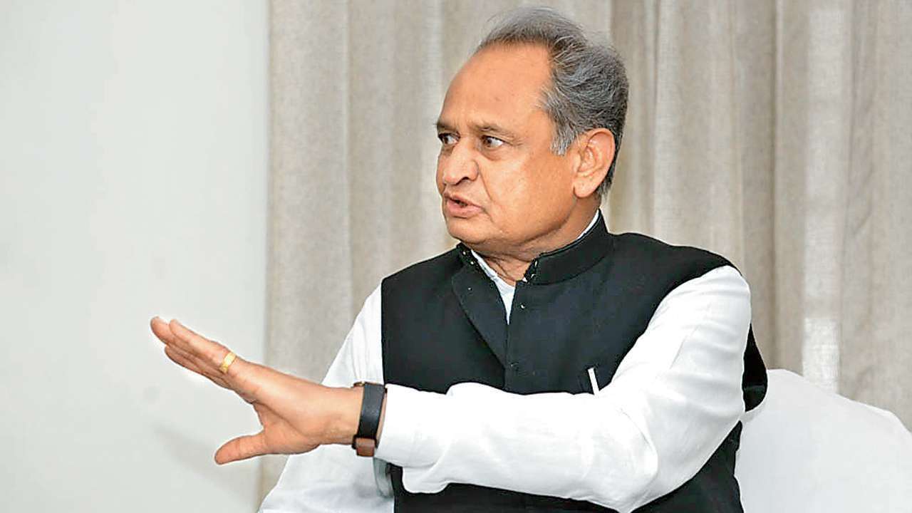 Ashok Gehlot | కేంద్ర మంత్రి దాఖలు చేసిన పరువునష్టం కేసులో.. అశోక్‌ గెహ్లాట్‌కు కోర్టు సమన్లు
