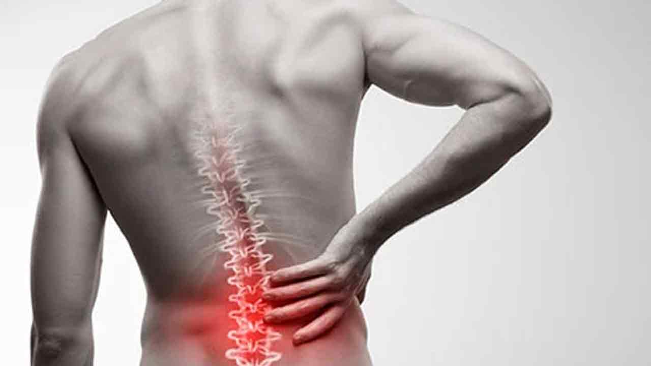 వెన్నునొప్పితో బాధ‌ప‌డుతున్నారా? ఈ మూడింటిని తిన‌డం మానేస్తే 80 శాతం నొప్పి మాయం!