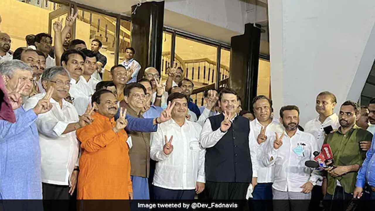 శివ‌సేన కూట‌మికి షాకిచ్చిన బీజేపీ