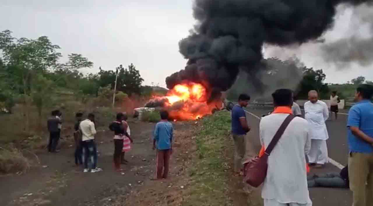 విషాదంగా ముగిసిన బ‌ర్త్‌డే పార్టీ.. హైద‌రాబాదీలు స‌జీవ‌ద‌హ‌నం.. వీడియో