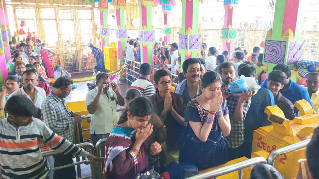 Medak | ఏడుపాయలలో భక్తుల సందడి..