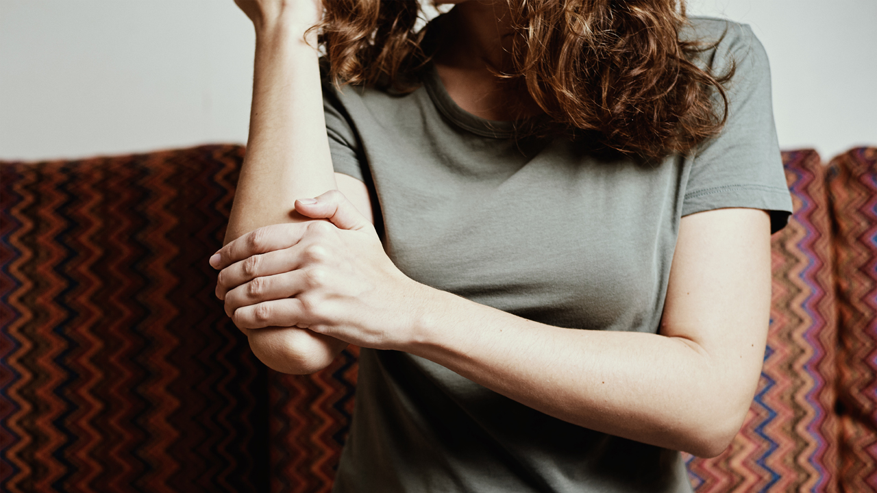 Dark Elbows | ఏం చేసినా మోచేతుల న‌లుపు పోవ‌ట్లేదా? ఈ చిట్కాలు మీకోస‌మే