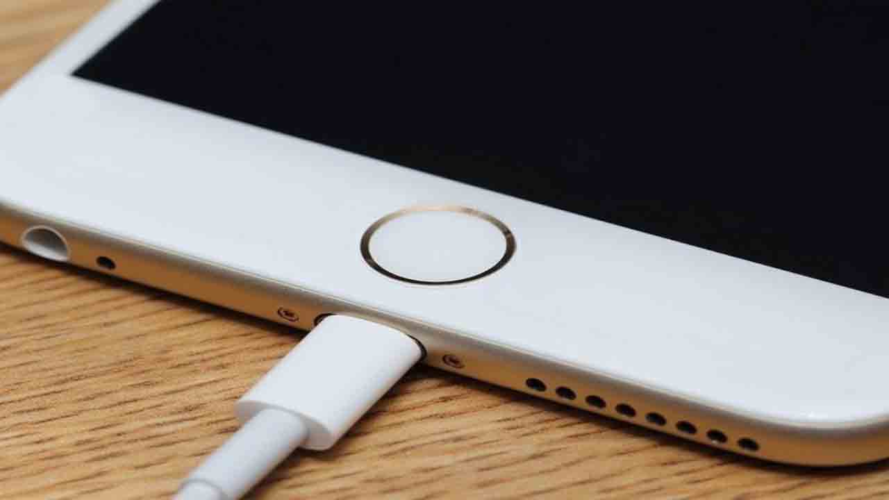 ఐఫోన్లలో 80 శాతమే చార్జింగ్‌?