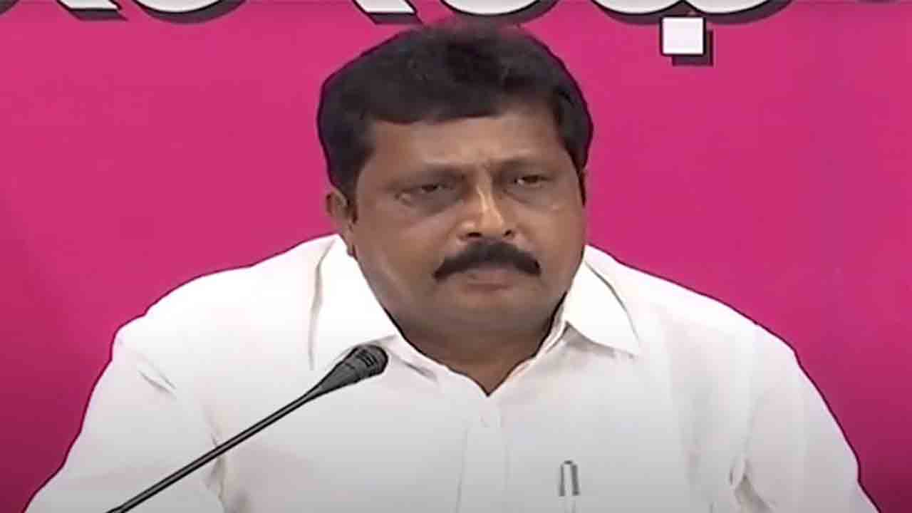 అన్నం పెట్టే రైతన్నపై మోదీ కక్ష